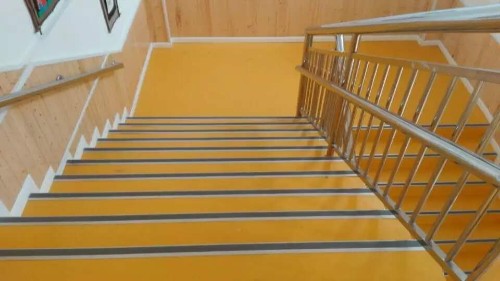 凤城橡塑浅谈PVC楼梯踏步的优点