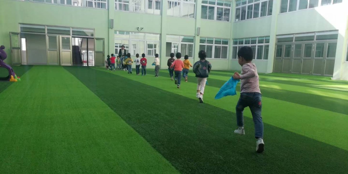 姜堰区兴泰幼儿园室外人造草坪铺设效果