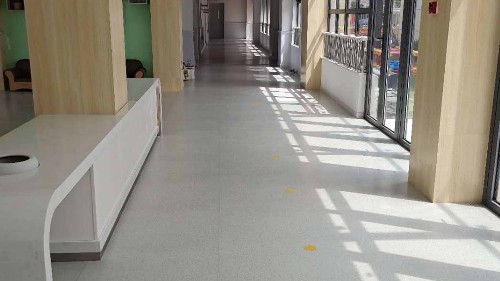 洁福PVC地板为何在医院、学校、商场受欢迎？