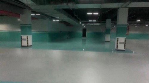 地下停车场地面潮湿还能做环氧地坪吗？